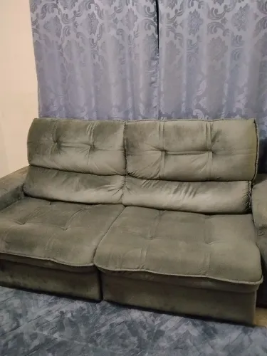 Sofá em estado de novo