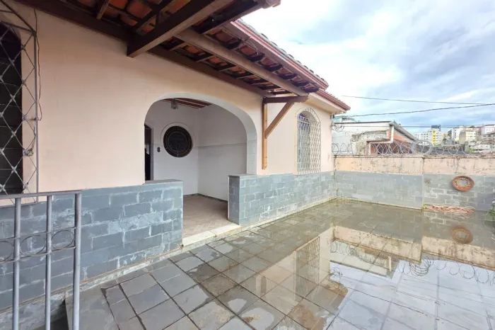 Casa à Venda - Colégio Batista, 3 Quartos, 184 m2