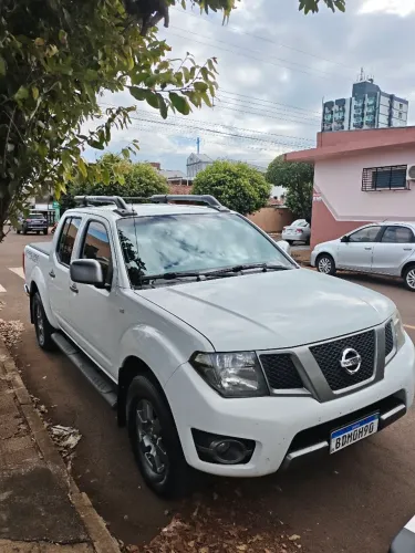 Nissan Frontier SV AT. CD 4X4 2.5 TB Dies. Aut. 2015
