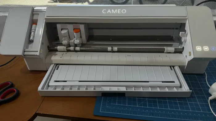 Cameo 4