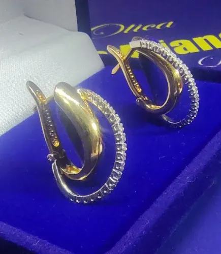 Argola Diamantes Ouro Branco e Amarelo 18 Kilates Peso 6.63 Gramas 20 mm                  