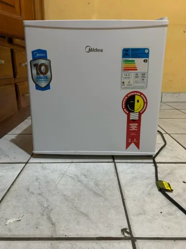 Frigobar Midea 45L Branco 127V - Perfeito Estado e Muito Econômico
