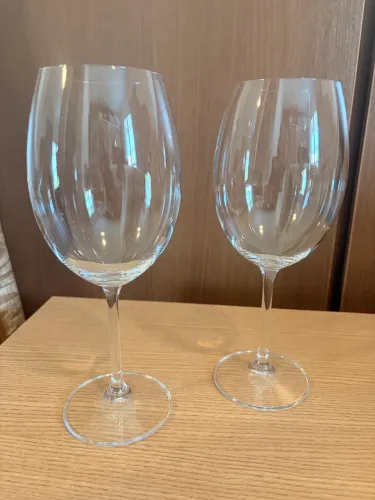 Conjunto de 2 taças de cristal da marca bohemia para vinho