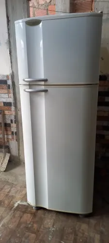 Vendo esta geladeira dúplex funcionando perfeitamente