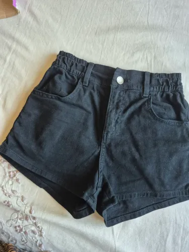 Short brim preto com elastico tamanho 10 anos