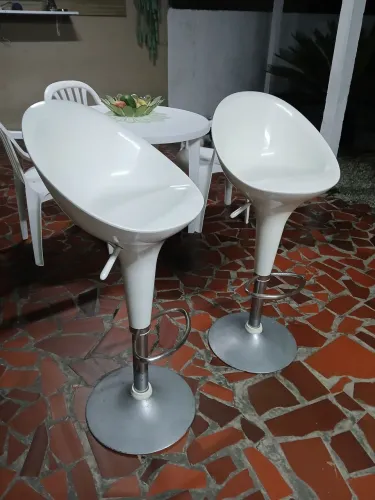 Banqueta alta giratória