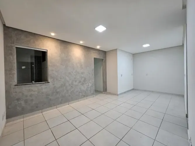 Oportunidade! Casa reformada 3/4 com suíte e área gourmet em condomínio no bairro Sim