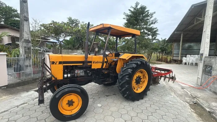 Vendo trator valmet 78 4x2