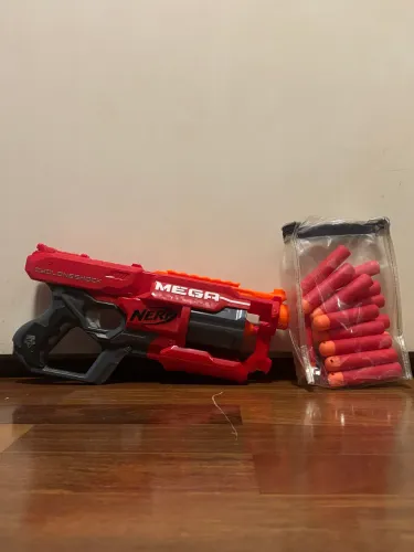 Lançador de dardos Nerf Mega CycloneShock da Hasbro