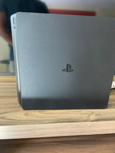 PS4 slim usado