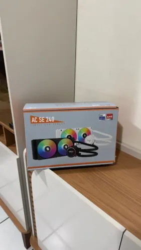 Water Cooler Aigo AC SE 240, Rainbow, 240mm, Preto, Novo Sem Uso - R$ 220,00