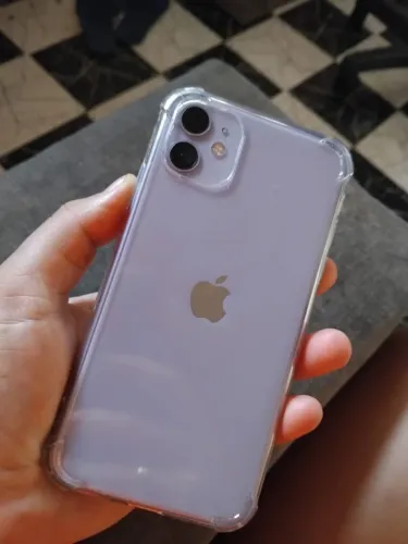iPhone 11 lilás/64 gigas/todas as peças originais