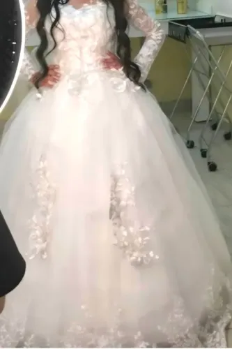 Vestidos de noiva plus size novos até o número 50. R$399