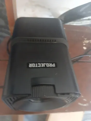 Vendo mini projetor HY320 funcionando perfeitamente