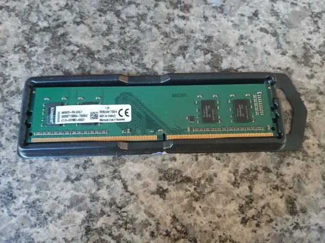 Memória RAM Kingston 4GB DDR4 2400MHz Desktop