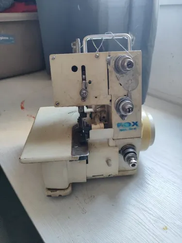 Máquina Overlock Fox Fn2 Profissional Semi Nova