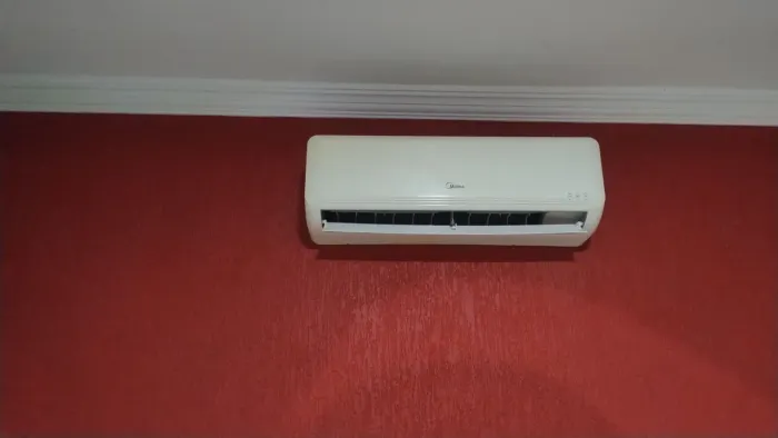 Vende-se um ar condicionado Midea 12 BTUs 