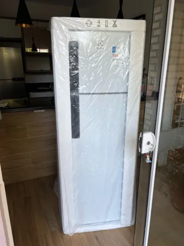 Geladeira Electrolux Frost Free 320L 110V