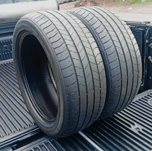Pneu 215/50 aro 17 Bridgestone Turanza T005