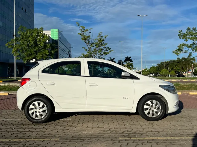 Chevrolet Onix JOY Hatch 1.0 8V Flex Mec. 4P 2018