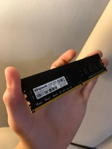 MEMÓRIA RAM 16GB DDR4 3200Mhz