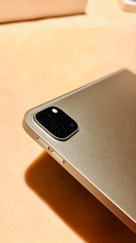 Apple iPad Pro 12,9 polegadas (6° Geração) Wi-Fi + caneta + película + capa