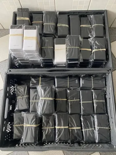 lote com 160 power bank 10000mh até 30000mah somente marca premium (novo)