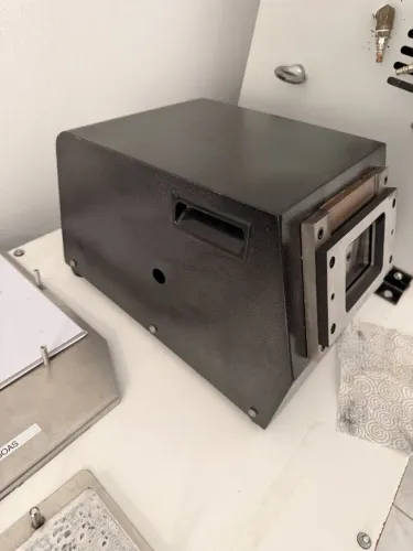 Máquina de Corte Puncionadeira para Cartões PVC - Formato CR80