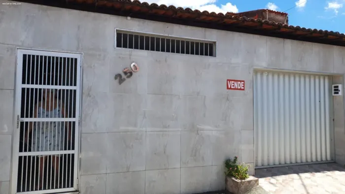 Casa para Venda em Fortaleza / CE no bairro Prefeito José Walter