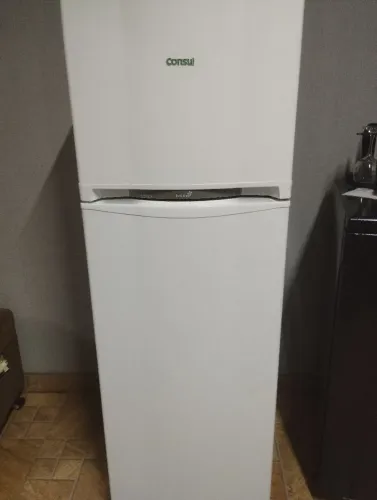 Vendo geladeira semi nova