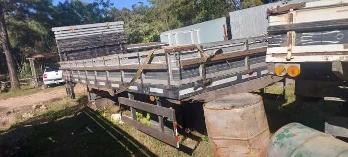 Fábrica de Carroceria - Vende Carroceria Reformada 6,20 x 2,25m