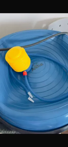 Bola bosu arktus com elásticos, alça e bomba manual