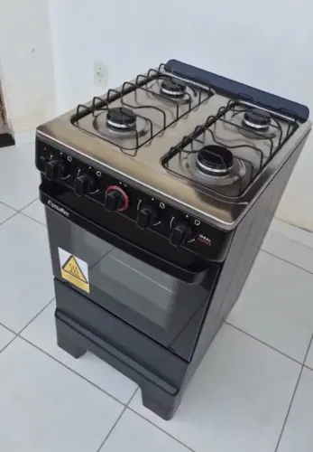 Fogão Ideal Super Com Quatro Queimadores e acendedor automático da Linha Esmaltec