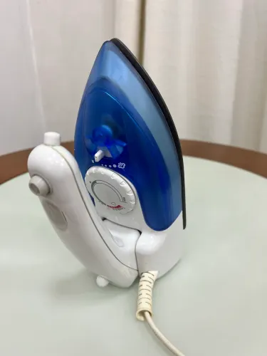 Mini Ferro de Viagem Black & Decker Bivolt