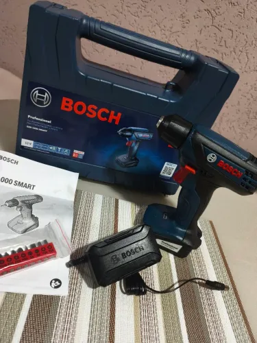 Parafusadeira/Furadeira BOSCH GSR 1000 Smart ( VALOR PARA SAIR LOGO IMPECÁVEL)