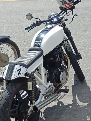 Cb 400
