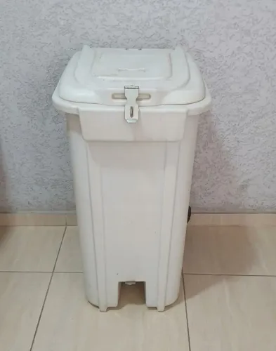 Lixeira Carrinho Coletor 240 Litros Com Rodas E Pedal