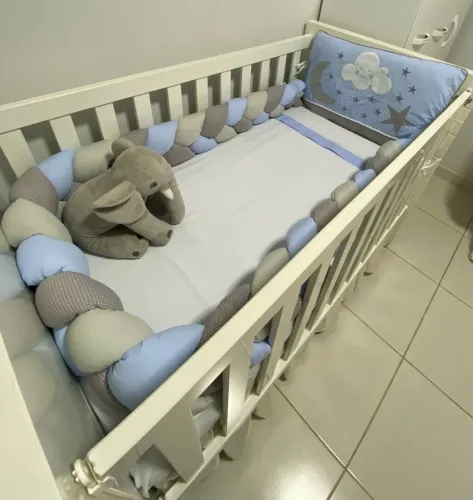 Berço reversível para mini cama