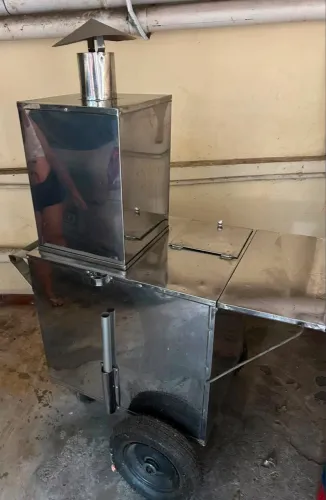 Carrinho de emanada de inox perfeito pra começar a trabalhar.