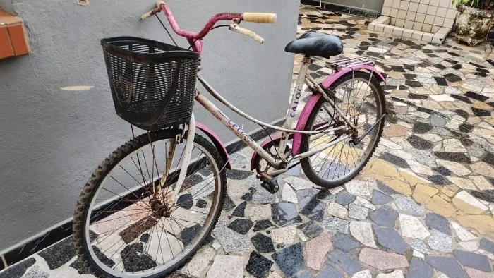 Bicicleta Caloi Ceci Aro 26 com Cestinha - Clássica e Charmosa