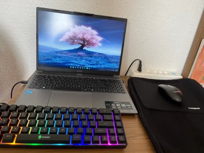 Computador acer, aspire go 15, em perfeito estado de funcionamento + brindes.