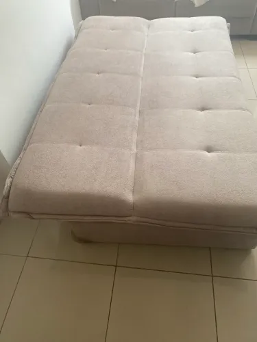 Sofá cama e cama de casal 