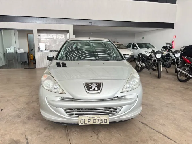 Peugeot 207 XR 1.4 Flex 8V 3P 2012