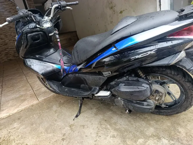 Moto pcx abaixo da tabela pelos detalhes na cadenagem 