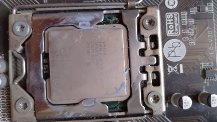 Intel Xeon E5 2420 V2