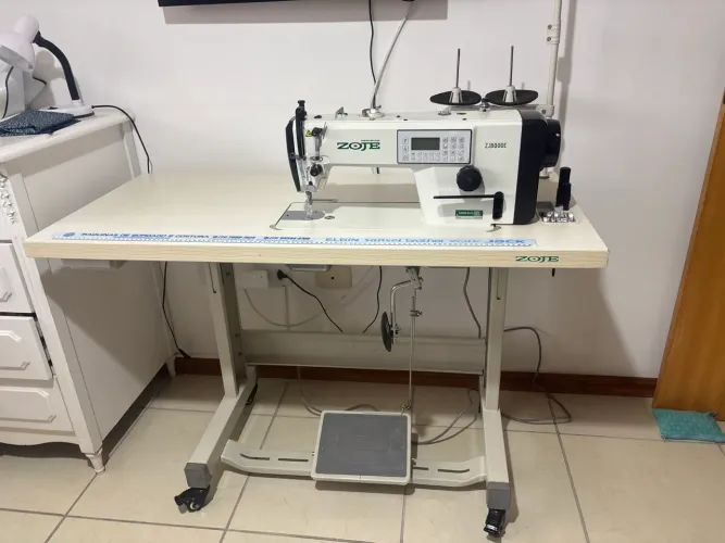 Máquina industrial zoje 8000E