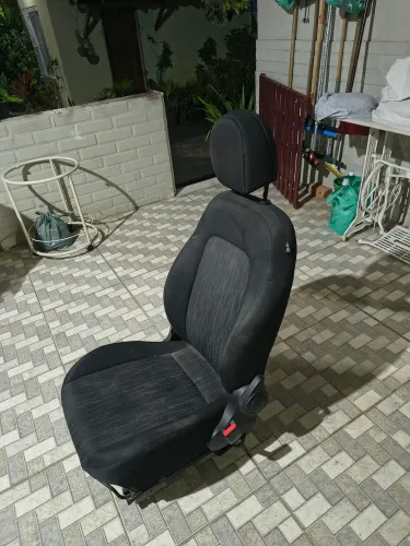 Banco dianteiro Fiat cronos 