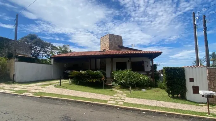 Casa sólida com linda vista : 4 dorms e área gourmet com piscina SAN CONRADO