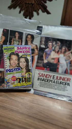 Pastas com materiais sobre Sandy e Junior
