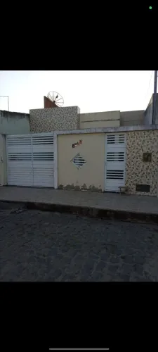 Vende se casa estilo medindo 7 de largura por 27 de comprimento